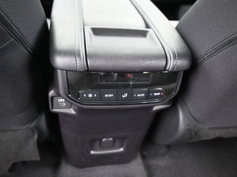 Used 2025 Toyota Grand Highlander FWD image 33