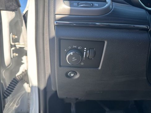 Used 2019 Jeep Grand Cherokee Limited image 22