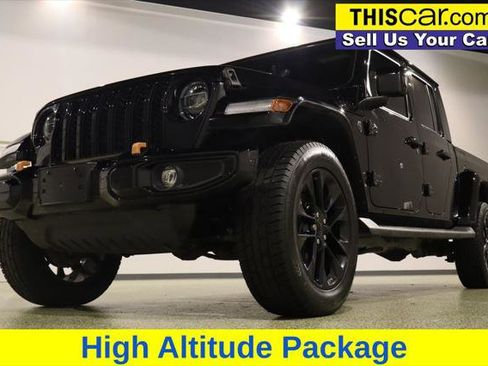 Used 2022 Jeep Gladiator Overland AWD/4WD image 13
