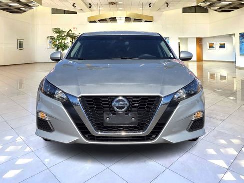 Used 2022 Nissan Altima 2.5 S image 2