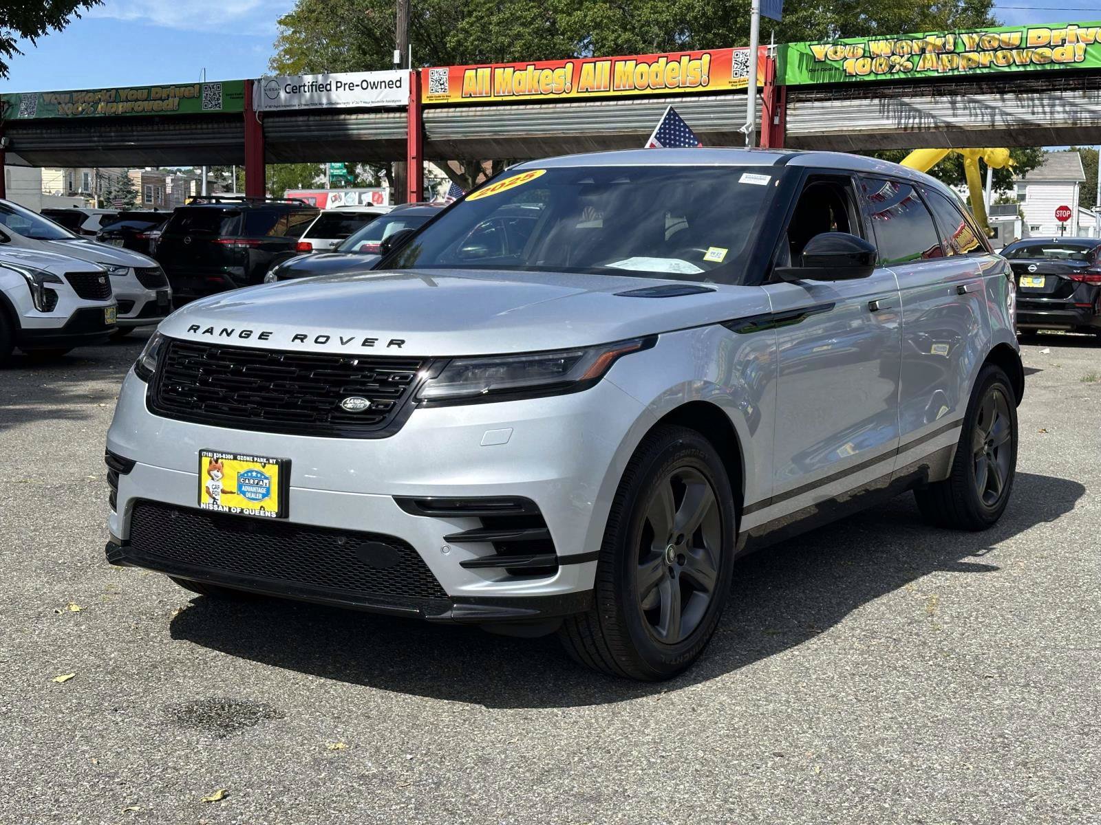 Used 2025 Land Rover Range Rover Velar Dynamic SE AWD/4WD image 7