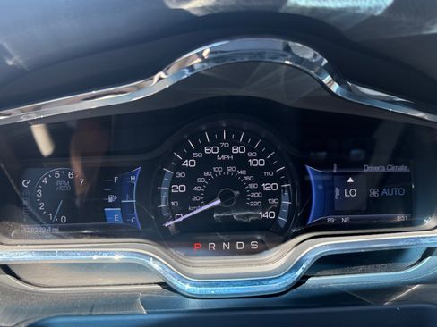 Used 2013 Lincoln MKT FWD image 17