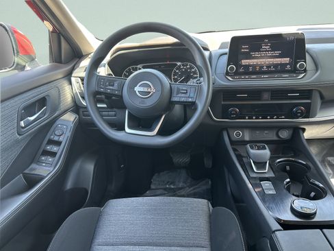 Used 2023 Nissan Rogue SV image 20