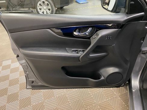 Used 2022 Nissan Rogue Sport SV w/ Technology Package image 19