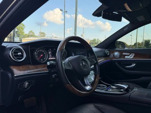 Used 2017 Mercedes-Benz E 300 image 23