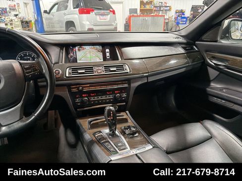 Used 2015 BMW 750Li xDrive image 62
