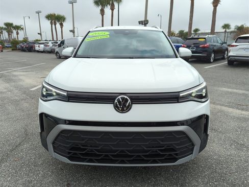Used 2025 Volkswagen Taos SE image 15