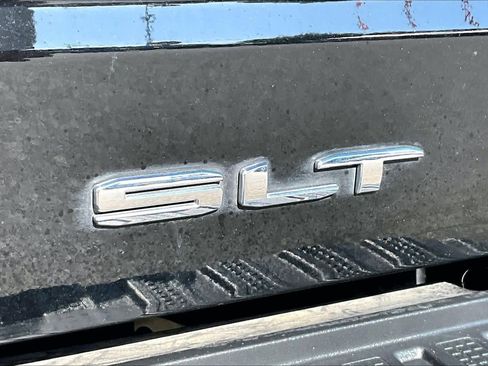 Used 2022 GMC Sierra 1500 SLT w/ SLT Premium Plus Package AWD/4WD image 9