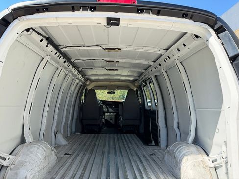 Used 2016 GMC Savana 2500 Extended image 22
