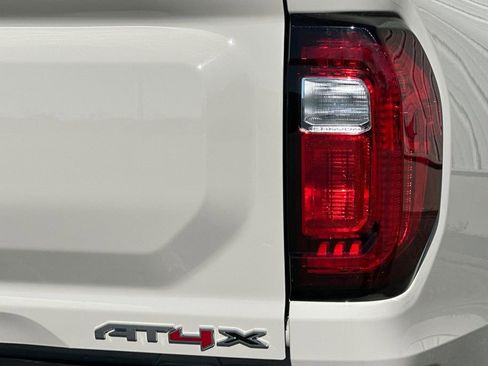 New 2026 GMC Canyon AT4X w/ AT4X AEV Edition AWD/4WD image 7