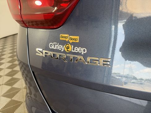 Used 2021 Kia Sportage LX FWD image 16