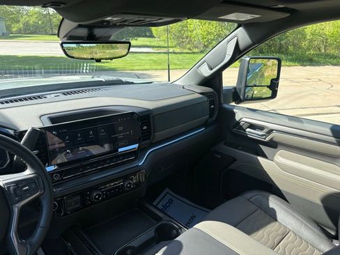 Used 2024 Chevrolet Silverado 2500 ZR2 w/ Technology Package AWD/4WD image 60