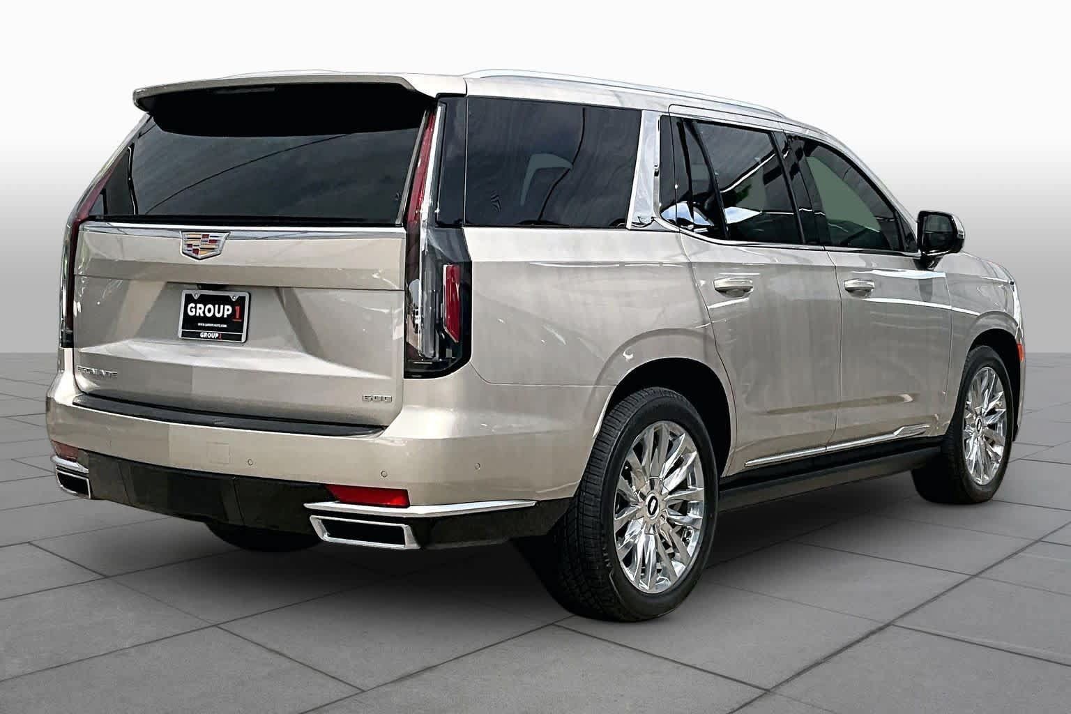 Used 2024 Cadillac Escalade Premium Luxury w/ Performance Package AWD/4WD image 25