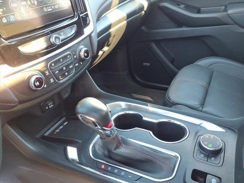 Used 2023 Chevrolet Traverse RS image 23