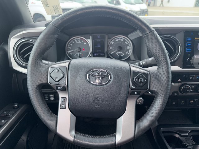 Used 2017 Toyota Tacoma Limited w/ Tow Package RWD image 13