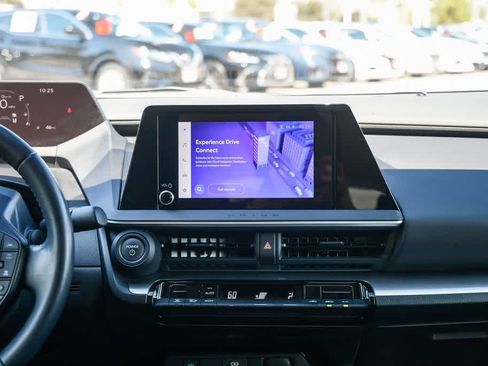 Used 2023 Toyota Prius LE FWD image 13
