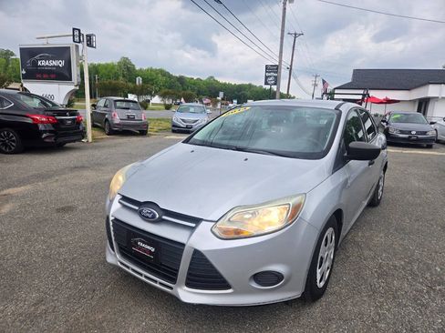 Used 2014 Ford Focus S FWD image 2