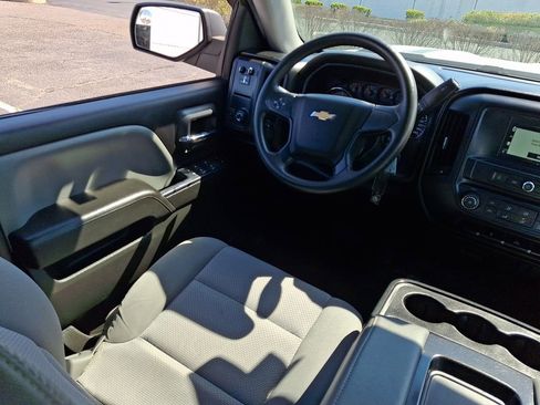 Used 2018 Chevrolet Silverado 1500 Custom w/ Custom Value Package AWD/4WD image 15