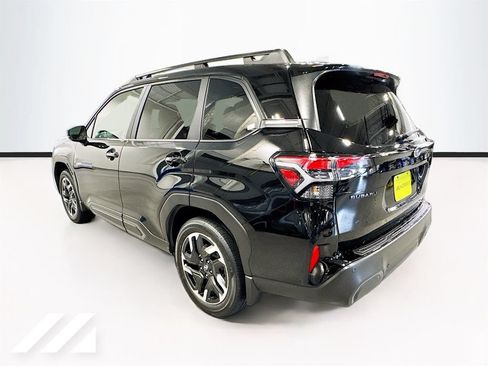 Used 2025 Subaru Forester Limited w/ Popular Package #1 AWD/4WD image 7