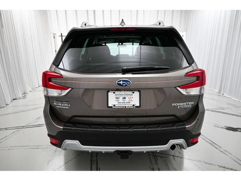 Used 2023 Subaru Forester Touring AWD/4WD image 6