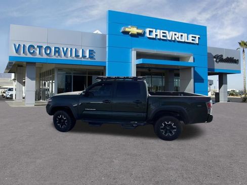 Used 2022 Toyota Tacoma TRD Off-Road w/ Technology Package AWD/4WD image 9