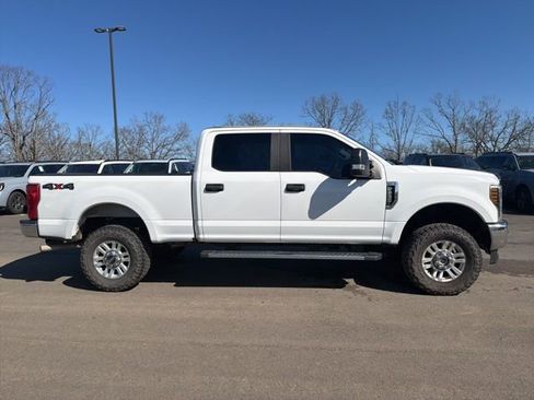 Certified 2019 Ford F250 XL w/ STX Appearance Package image 5