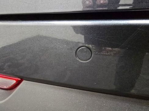 Used 2021 Cadillac XT4 Luxury w/ Cold Weather Package image 10