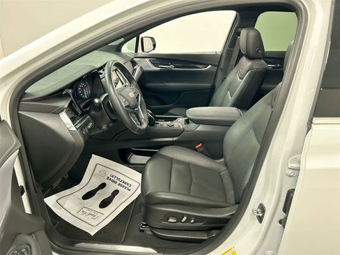 Used 2021 Cadillac XT5 Premium Luxury image 9