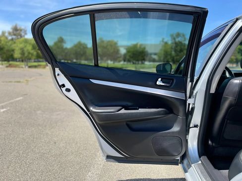 Used 2015 INFINITI Q40 w/ Navigation Package RWD image 12