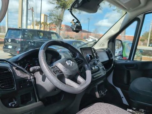 Used 2024 RAM ProMaster 2500 w/ Convenience Group image 8