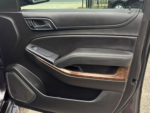 Used 2018 Chevrolet Suburban LT RWD image 20