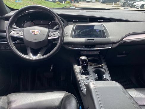 Used 2023 Cadillac XT4 Premium Luxury AWD/4WD image 9