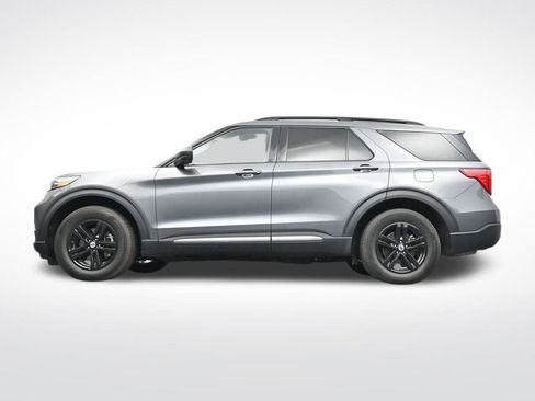 Used 2023 Ford Explorer XLT w/ Equipment Group 202A image 33