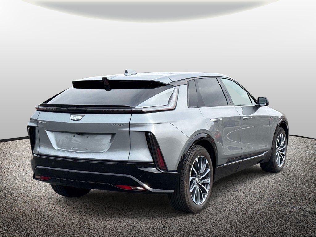 Used 2024 Cadillac Lyriq Sport AWD/4WD image 2