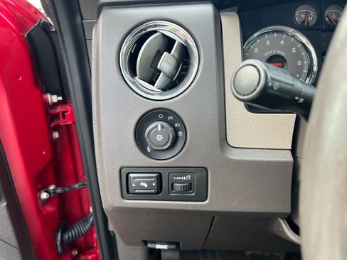Used 2010 Ford F150 XLT image 23