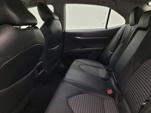 Used 2022 Toyota Camry SE image 18