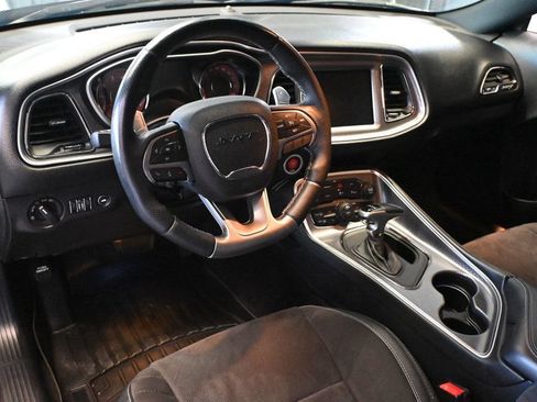 Used 2015 Dodge Challenger SRT Hellcat RWD image 9
