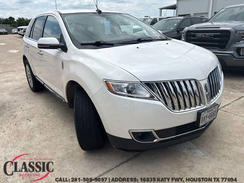 Used 2013 Lincoln MKX FWD image 1