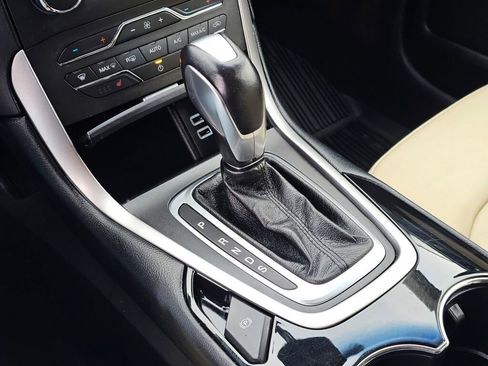 Used 2017 Ford Edge SEL w/ Equipment Group 201A image 24