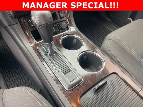 Used 2017 Chevrolet Traverse LT image 23