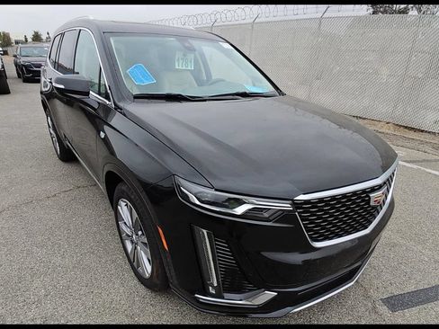Used 2024 Cadillac XT6 Premium Luxury FWD image 6