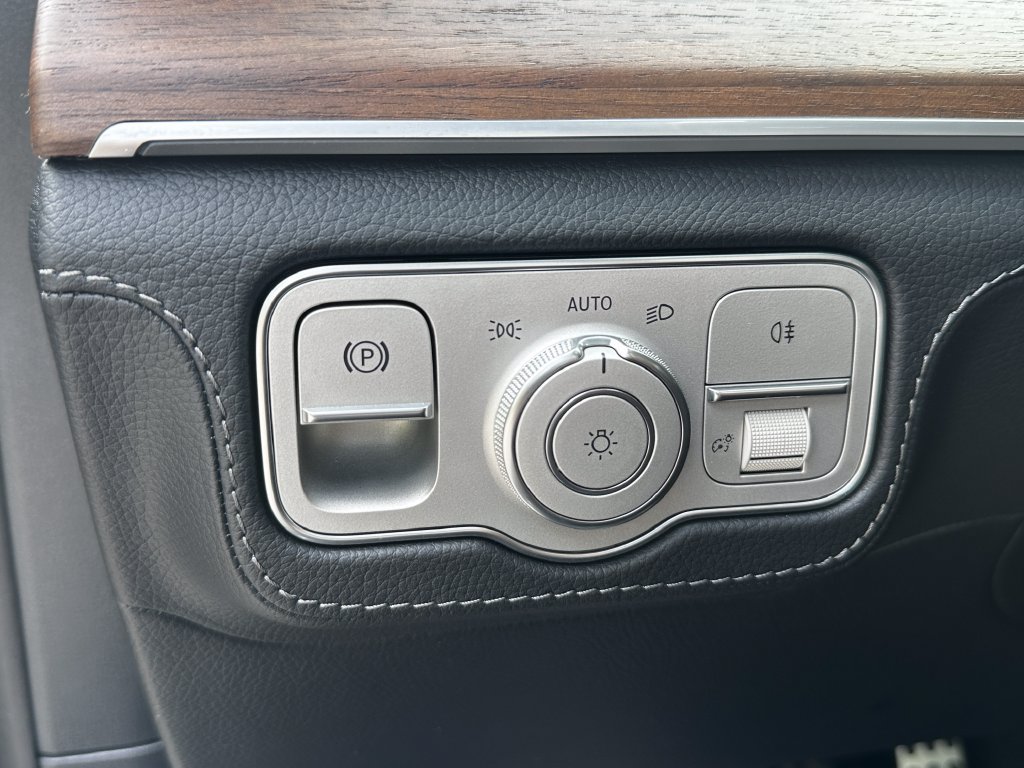 Certified 2025 Mercedes-Benz GLS 580 4MATIC image 35
