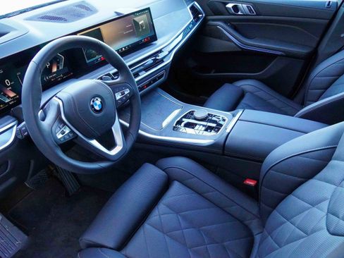 Certified 2025 BMW X5 sDrive40i w/ Premium Package image 9