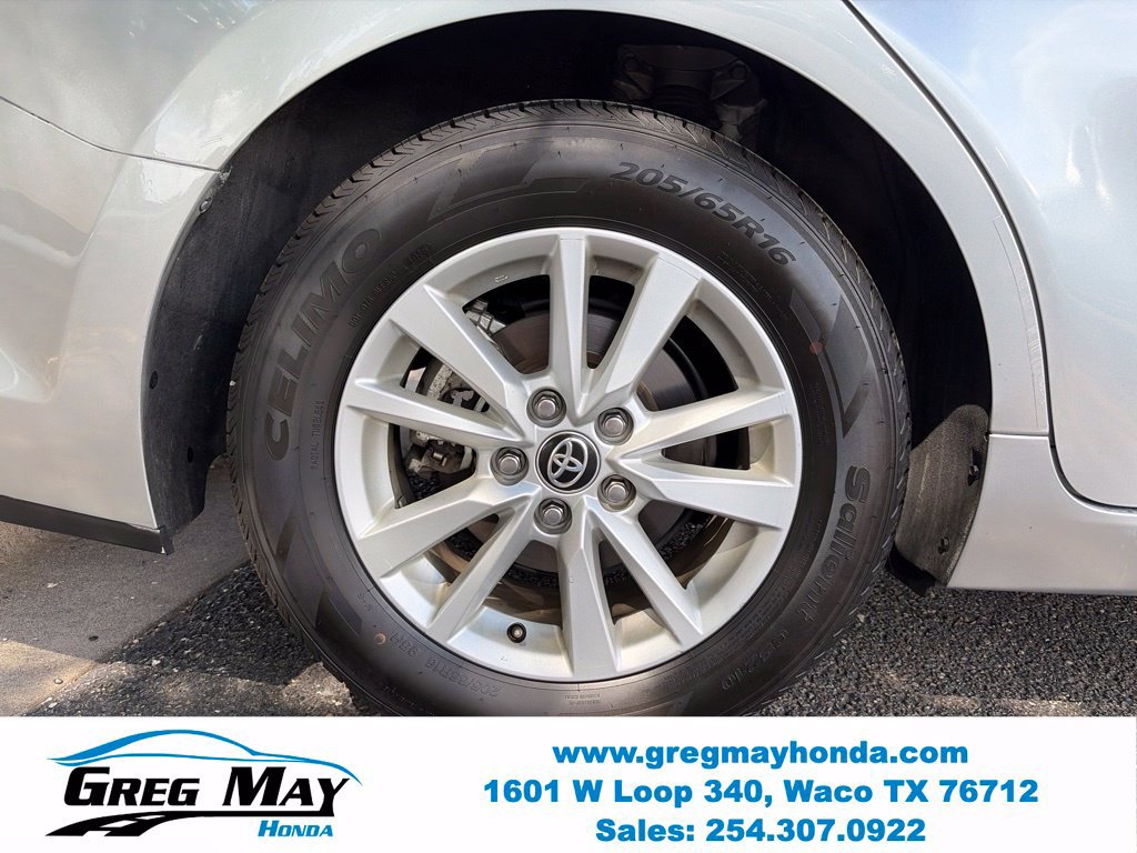 Used 2025 Toyota Camry LE FWD image 10