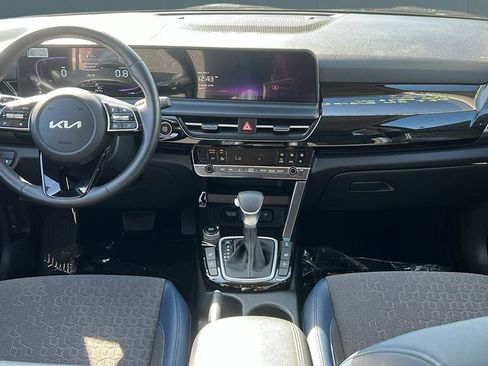 Used 2025 Kia Seltos S image 6