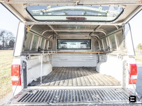 Used 2011 Ford Ranger XLT image 9