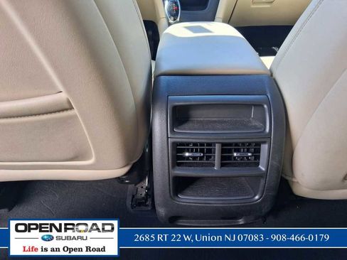 Used 2018 Cadillac XT5 Luxury w/ Driver Awareness Package AWD/4WD image 19