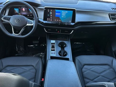 Used 2024 Volkswagen Atlas Cross Sport SE image 12