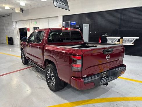 Used 2022 Nissan Frontier SV AWD/4WD image 6