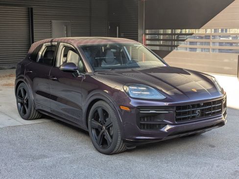 New 2026 Porsche Cayenne GTS AWD/4WD image 7